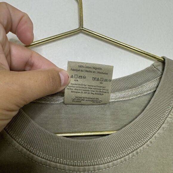 Comfort Colors Shirt Small Dreams Manifest Butterfly Graphic Short Sleeve - Picture 4 of 7